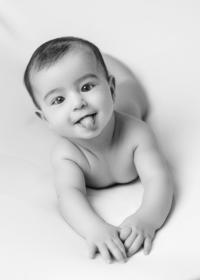 Retrato De Niño De 1 Año De Edad Bebé En Casa. Fotos, retratos, imágenes y  fotografía de archivo libres de derecho. Image 38967207